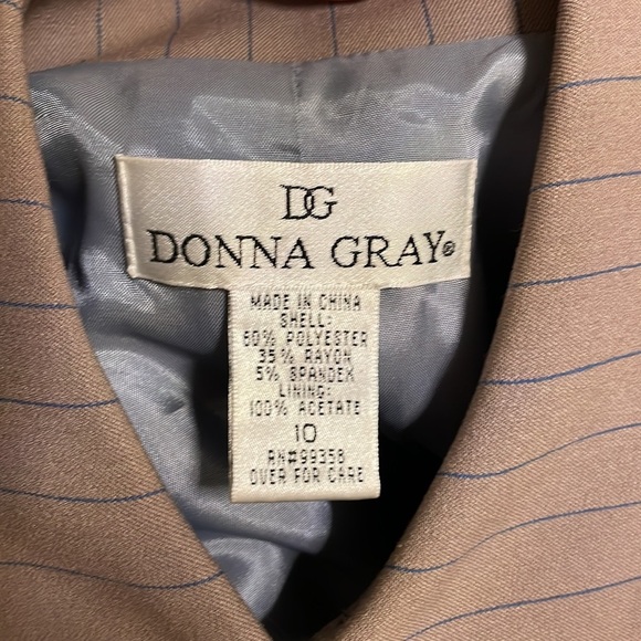 DONNA GRAY women’s blue pin stripe on taupe blazer hidden 3 button down flap 10 - Picture 8 of 12